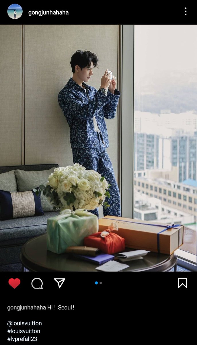 GongJunGlobal's tweet photo. 【230429 Gong Jun Instagram】

"Hi！Seoul！
@louisvuitton
#louisvuitton
#LVPREFALL23"

🔗https://t.co/rIM1W8qmeD

#龚俊 #GongJun #SimonGong #공준 https://t.co/GHndHlee2H
