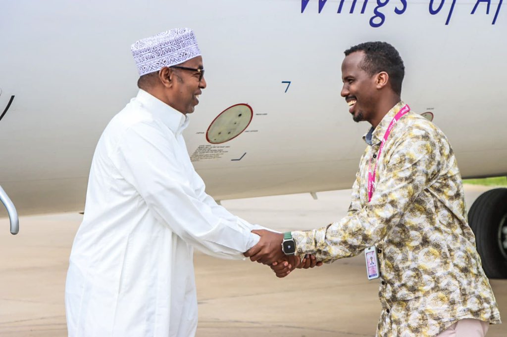 Asmali77's tweet photo. Wajir Touchdown for the grand opening of #iMall. Dignitaries include MPs Host MP @Honadendaud Wajir South MP @Moadow @HonAbdi_Shurie Garissa Senator @abdulhaj & Ambassador @AMB_Affey. @i_FlyAir CEO @Capt_Airman in hand to receive them. https://t.co/fCiGW0Ao6C