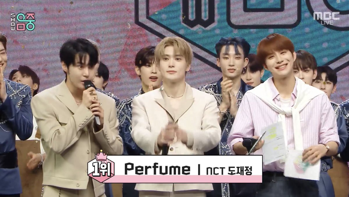 JAYME0214's tweet photo. 퍼퓸 음중 1위 축하해 #Perfume2ndWin 🏆🏆💚 https://t.co/Q8WkAfvKsR