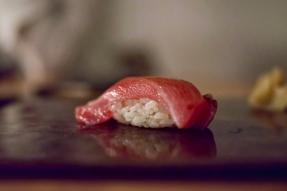 Yuku: Barra omakase instalada en un piso (precioso el sitio) dirigida por una pareja argentina que aprenden de forma autodidacta, lo hacen realmente bien y le ponen ganas.

 En el top de la ciudad junto a Sato i Tanaka y Sensato pero bastante más fácil de reservar.