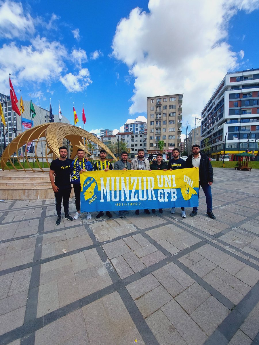 Açlık bize, soğuk bize, yolların bize

Sivas Yolundayız
#UNIGFB