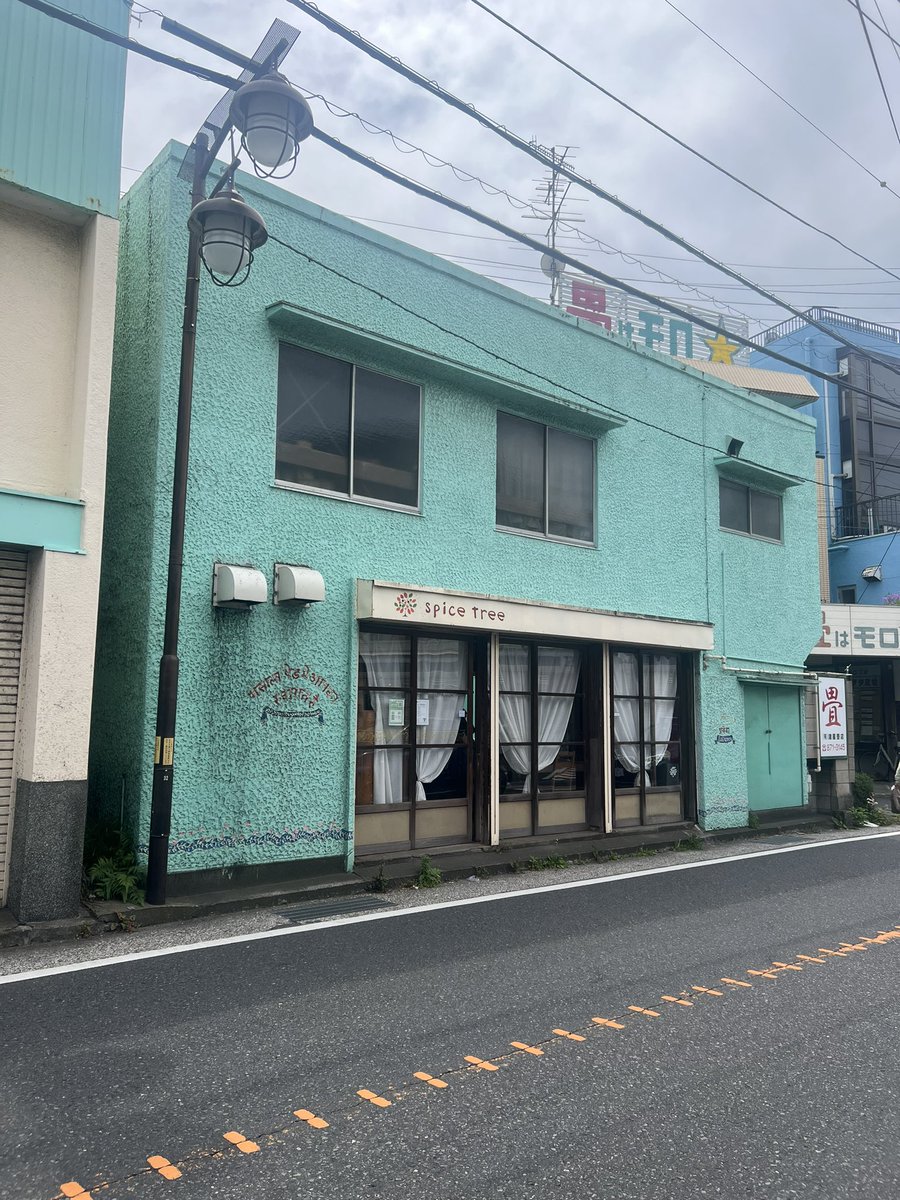 g_botu's tweet photo. 今日は意を決して逗子にある行列が絶えなくていつも前を素通りするだけだったカレー店「spicetree」に開店45分前から並んできました

#spicetree https://t.co/5aRVUveSuF