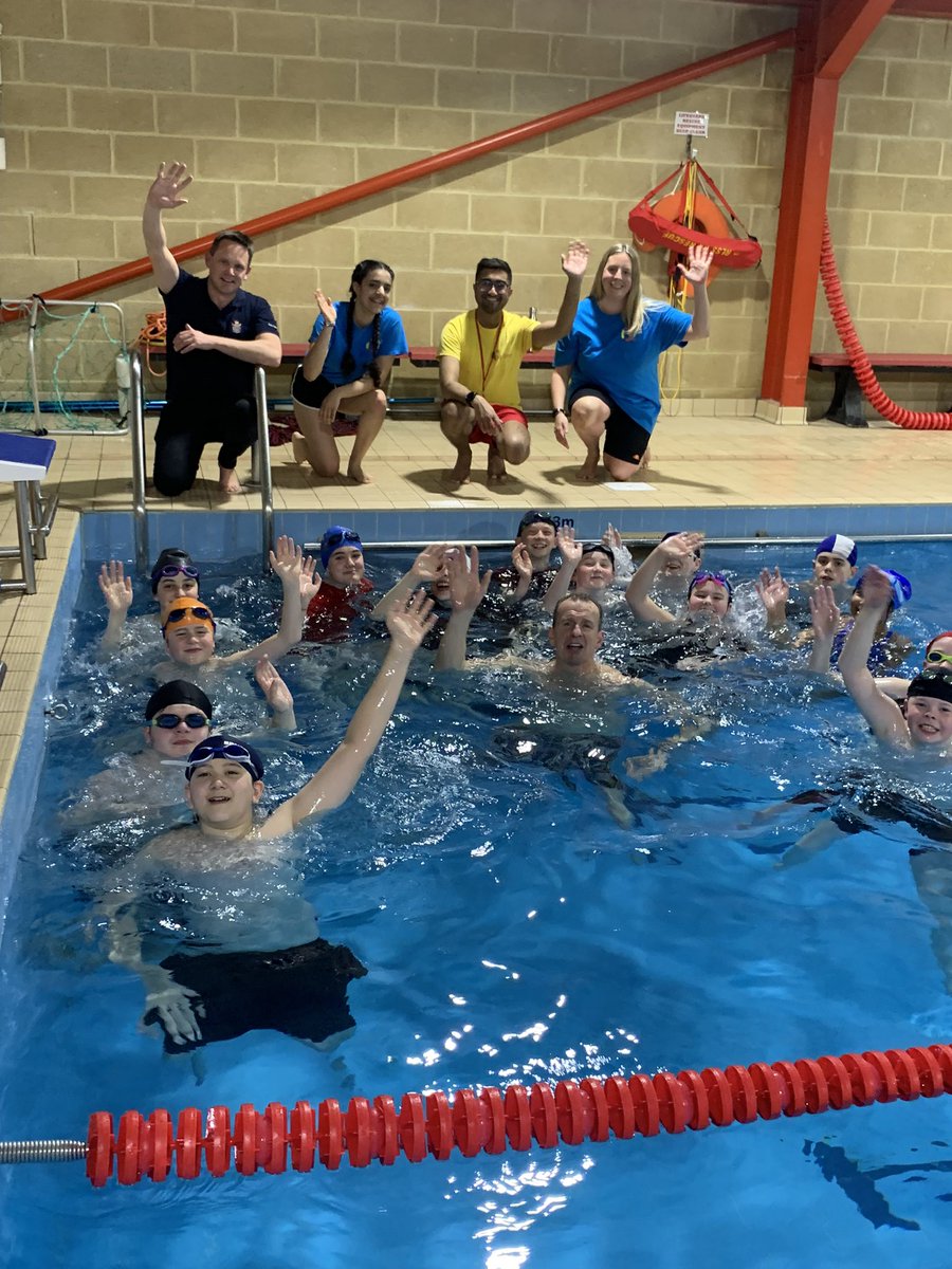 A great night filming with the magnificent @RLSSUK & @Lh_RLSSUK @B_Barochia & @benjhull in Windsor witnessing the life saving work of the truly inspiring volunteers and future life savers
#WaterSafety #DrowningPrevention #WhyteWater
