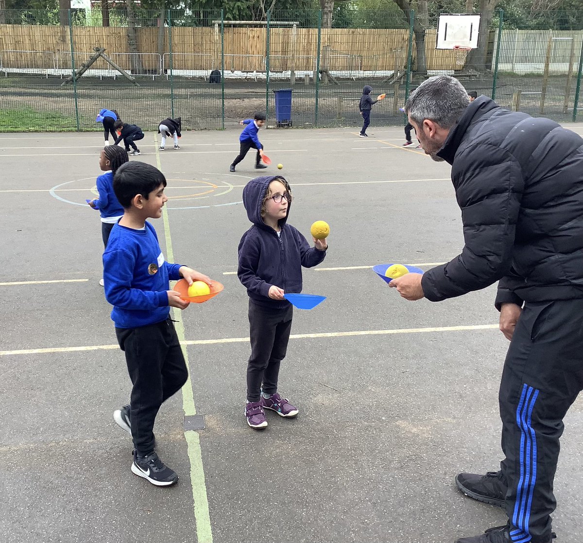 chadvaleprimary's tweet photo. Thank you @ealts_archery. Year 1 loved their tennis lessons this week &amp; lots of our pupils are excited to attend the LTA Big Tennis Weekend. 🎾💙 https://t.co/UCpkk4VmlO
