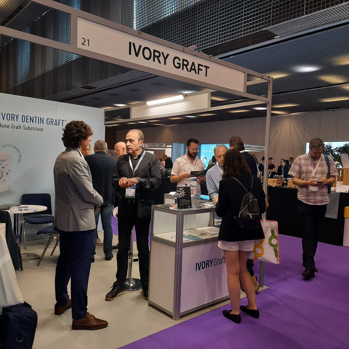 SamanthaTalpir's tweet image. Last couple of hours at #osteologybarcelona. Don't regret having missed the first and only bone substitute #dentin #graft @IvoryGraft