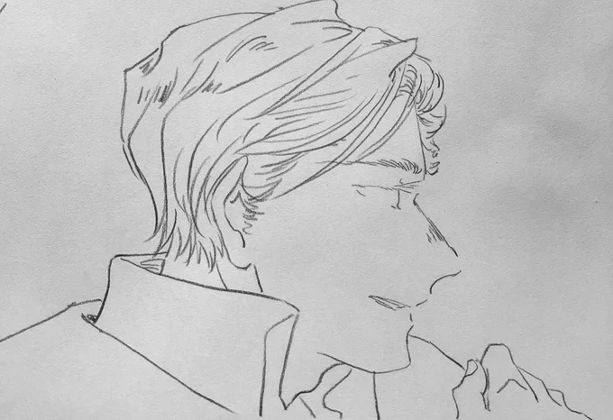 自分、コピー用紙にシャーペンで下書き→紙の裏からなぞって清書なんだが、ギラくんを反転させると完全にラクレス様でつらい