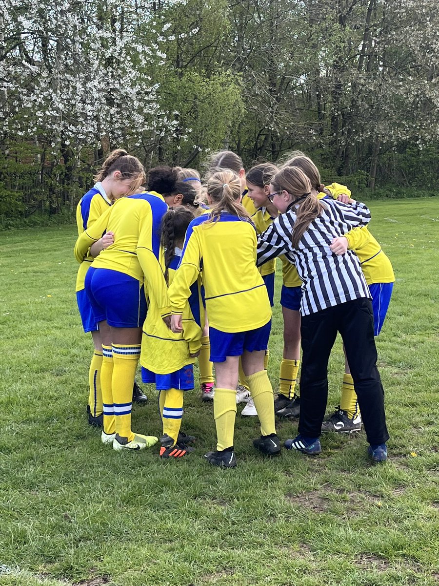 MissMcLean75's tweet photo. A fabulous girls football fixture yesterday against @stivichallps. @TemplarsPrimary were the victors but Stivichall never dropped their heads &amp; worked well for each other throughout. Thanks for coming over! https://t.co/nYXJyld1w4