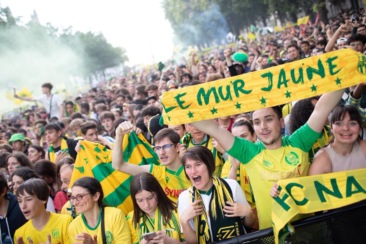 🟡🟢 Allez les Canaris ! Tout le soutien de la #LoireAtlantique derrière vous pour cette finale de la #CoupeDeFrance contre Toulouse.
Faites-nous rêver et ramenez ce trophée à la maison ! 🏆 
#FCN #allezlesjaunes #FCNTFC