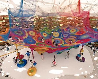 womensart1's tweet photo. Japanese-Canadian textile and fibre artist Toshiko Horiuchi Macadam creates huge interactive hand-crocheted playgrounds #womensart https://t.co/VLaT24oh7G