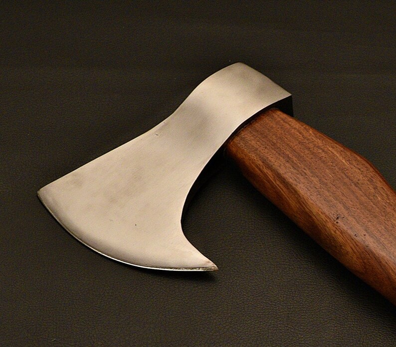 ShoponeOnline's tweet photo. Handmade &amp; Hand Forged 1095 Steel Tomahawk / Axe / Hatchet / SK Axe With Rose Wood

#axe #ax #umbanda #o #candombl #exu #ogum #oxum #umbandasagrada #candomble #orixas #f #orix #s #amor #bahia #pombagira #orixa #xango #oxossi #iemanja #knife #sarava #axethrowing #oxala #umbandista https://t.co/4QGSQi1jFS