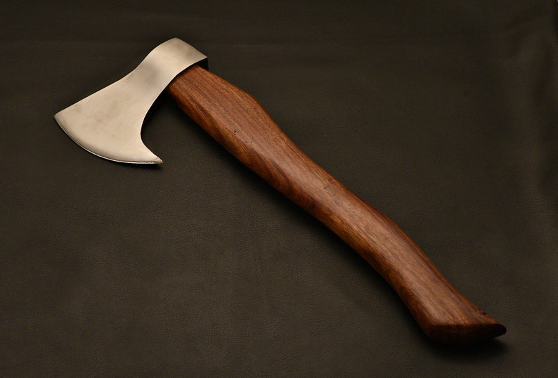 ShoponeOnline's tweet photo. Handmade &amp; Hand Forged 1095 Steel Tomahawk / Axe / Hatchet / SK Axe With Rose Wood

#axe #ax #umbanda #o #candombl #exu #ogum #oxum #umbandasagrada #candomble #orixas #f #orix #s #amor #bahia #pombagira #orixa #xango #oxossi #iemanja #knife #sarava #axethrowing #oxala #umbandista https://t.co/4QGSQi1jFS