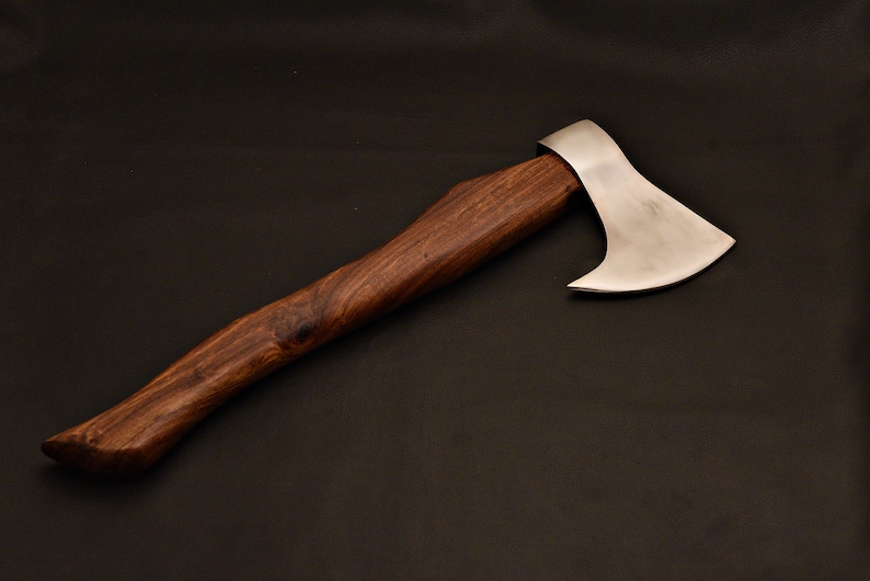 ShoponeOnline's tweet photo. Handmade &amp; Hand Forged 1095 Steel Tomahawk / Axe / Hatchet / SK Axe With Rose Wood

#axe #ax #umbanda #o #candombl #exu #ogum #oxum #umbandasagrada #candomble #orixas #f #orix #s #amor #bahia #pombagira #orixa #xango #oxossi #iemanja #knife #sarava #axethrowing #oxala #umbandista https://t.co/4QGSQi1jFS