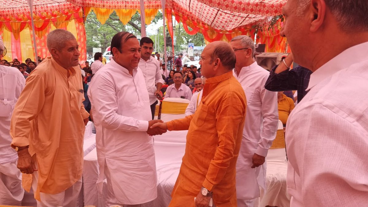 RCKaushikBJP's tweet photo. शानदार उपलब्धि.. बधाई हो..
कीर्ति व कोमल दोनों होनहार छात्राओं के एनडीए में चयन पर उन्हें सम्मानित किया और शुभकामनाएं दीं ।
#NDA #selection #proud #doughterofharyana #kirti #komal #LeadAcademy #BJP4INDIA #BjpHaryana #BjpSonipat https://t.co/DZlpxGXc2l