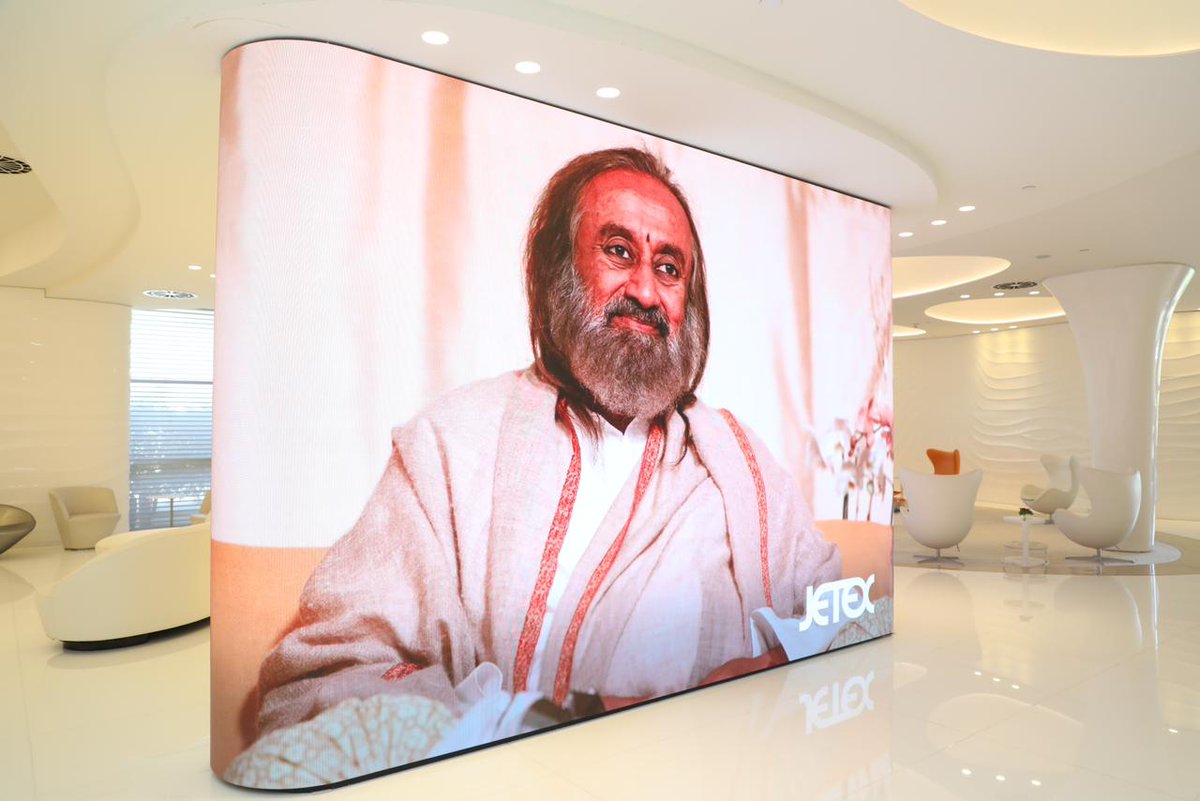 OfficeOfGurudev's tweet photo. Glimpses of Gurudev @SriSri Ravi Shankar ji in Dubai.

#updates #DubaiMeditates https://t.co/P4NvGb7baL