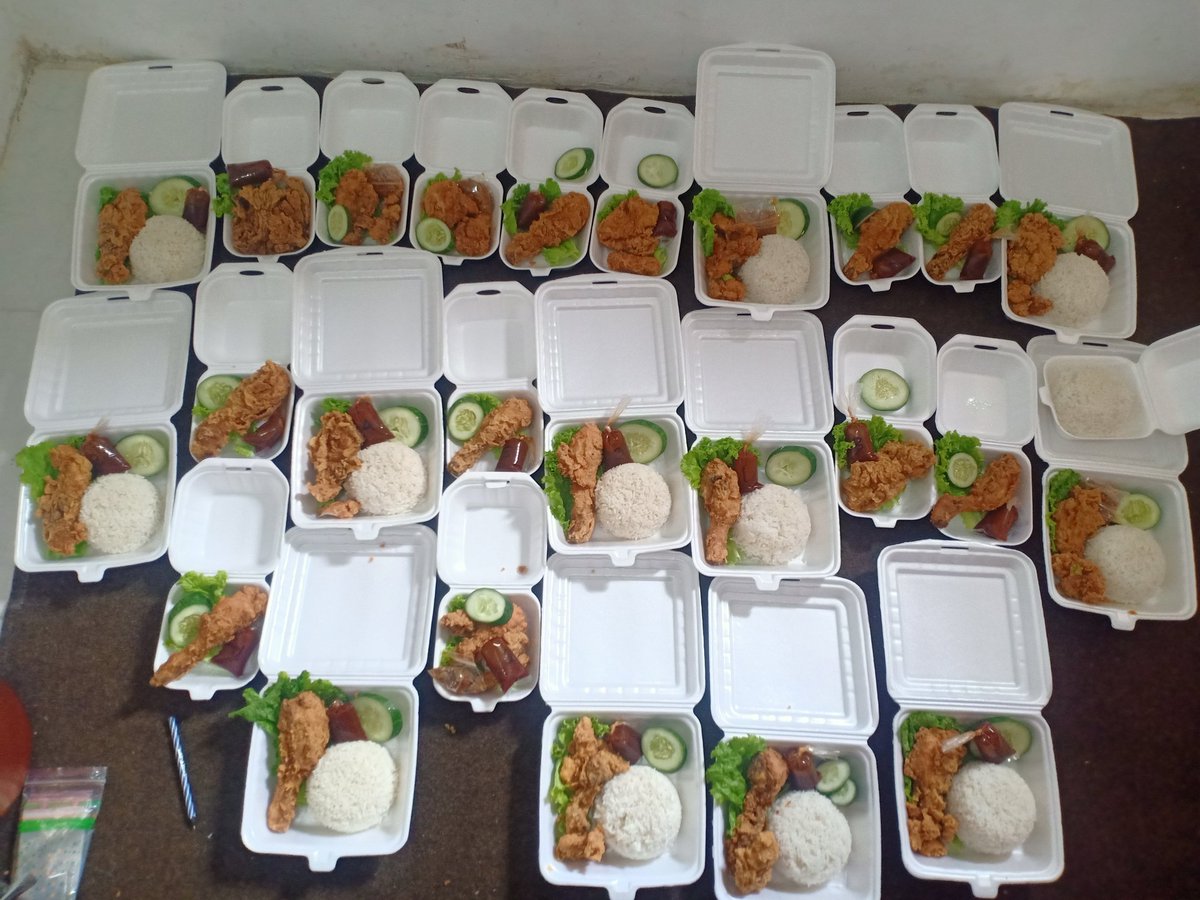 Widi_Sebastian's tweet photo. Widi crispy spicy chicken
  Ready
Bisa DO
Senin - minggu 
Buka jam 10 pagi - 12 malam
*Tutup lebih awal jika stock habis 🙏
Lok : sidomulyo batu
Minat : 082231618129
Shopee &amp; Grab, Gojek : Widi Crispy Spicy Chicken https://t.co/ItDRJmLMSL