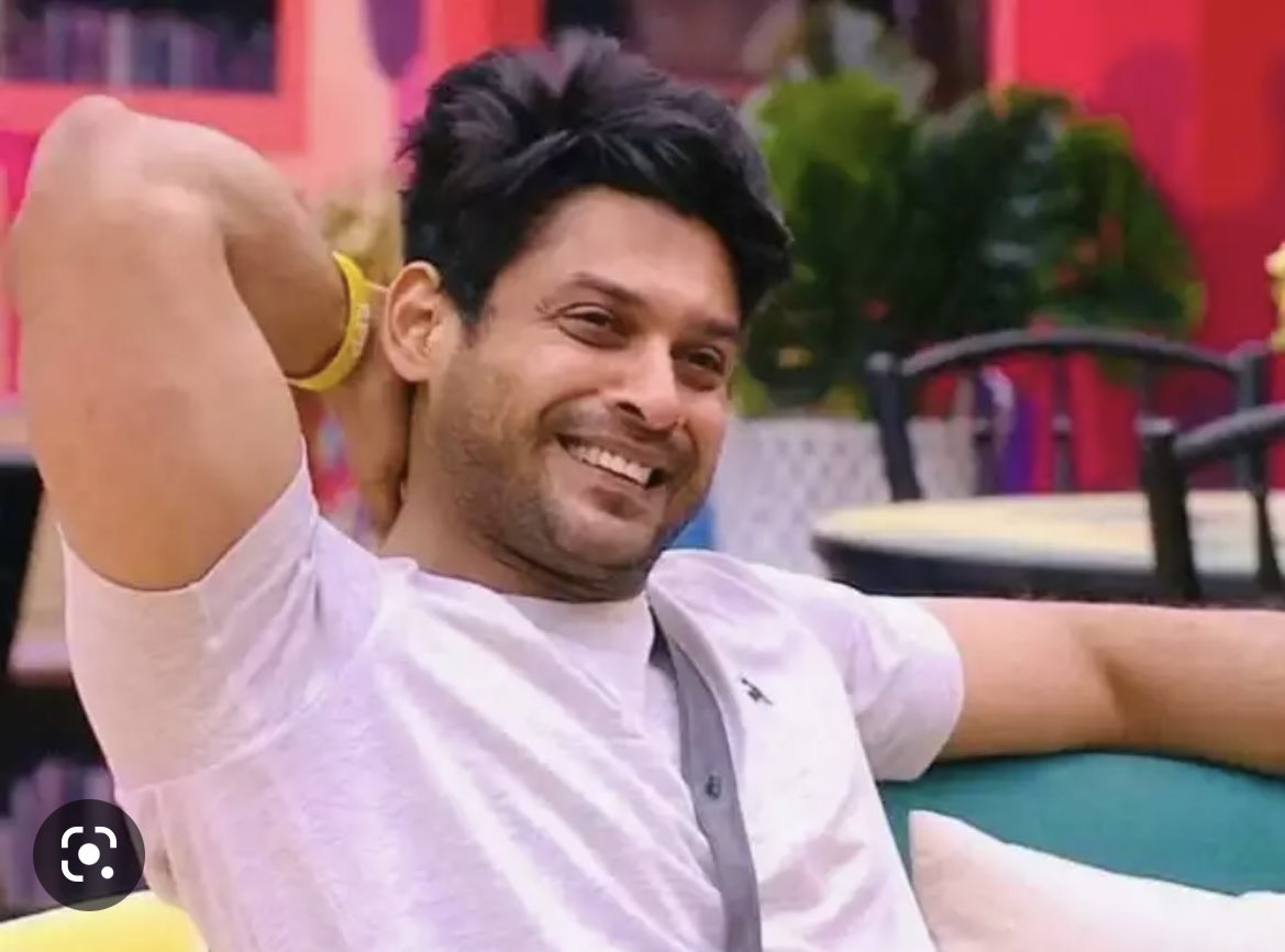 MeenuTiwari's tweet image. If you could bring back one actor who&apos;s no longer with us today, who&apos;d that be?

I&apos;d say #Siddharth_Shukla ❤️