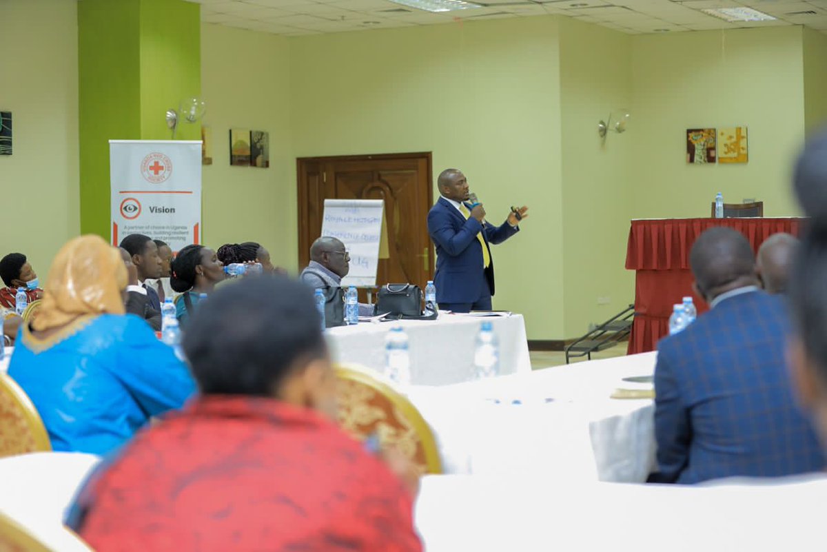 UgandaRedCross's tweet photo. Our Director Supply Chain & Estates Management Mr. Naphtal Baguma making presentation on Policies & Guidelines as part of orientation for the newly elected Branch Governing Board members from Central Region yesterday at Imperial Royale Hotel in Kampala.
#InstitutionalGovernance https://t.co/WXRoLeX6g2