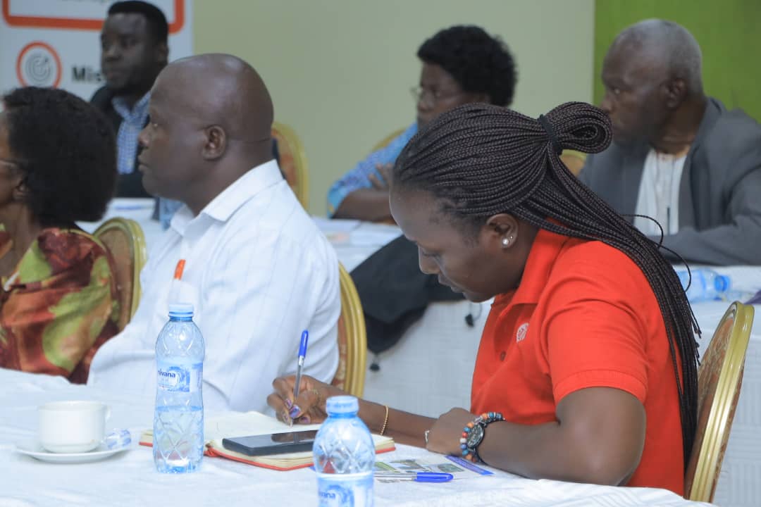 UgandaRedCross's tweet photo. Our Director Supply Chain & Estates Management Mr. Naphtal Baguma making presentation on Policies & Guidelines as part of orientation for the newly elected Branch Governing Board members from Central Region yesterday at Imperial Royale Hotel in Kampala.
#InstitutionalGovernance https://t.co/WXRoLeX6g2