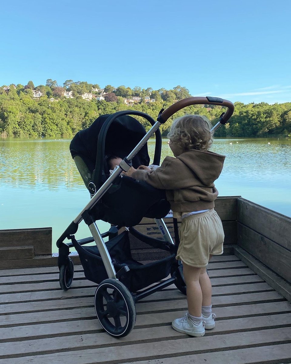 Ready for those looong weekend adventures ✨🍃

🔎 Micralite GetGo Carbon + Travel Pack Bundle: ow.ly/8UW850O09rp

📸: @jessica_rose_uk