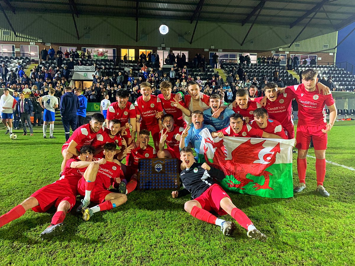 WelshSchoolsFA's tweet photo. INTERNATIONAL | Centenary Shield 🛡️

📸 This mornings feeling after the night before #Champion #Back2Back
 
#WSFA https://t.co/VMXT0RYDv7