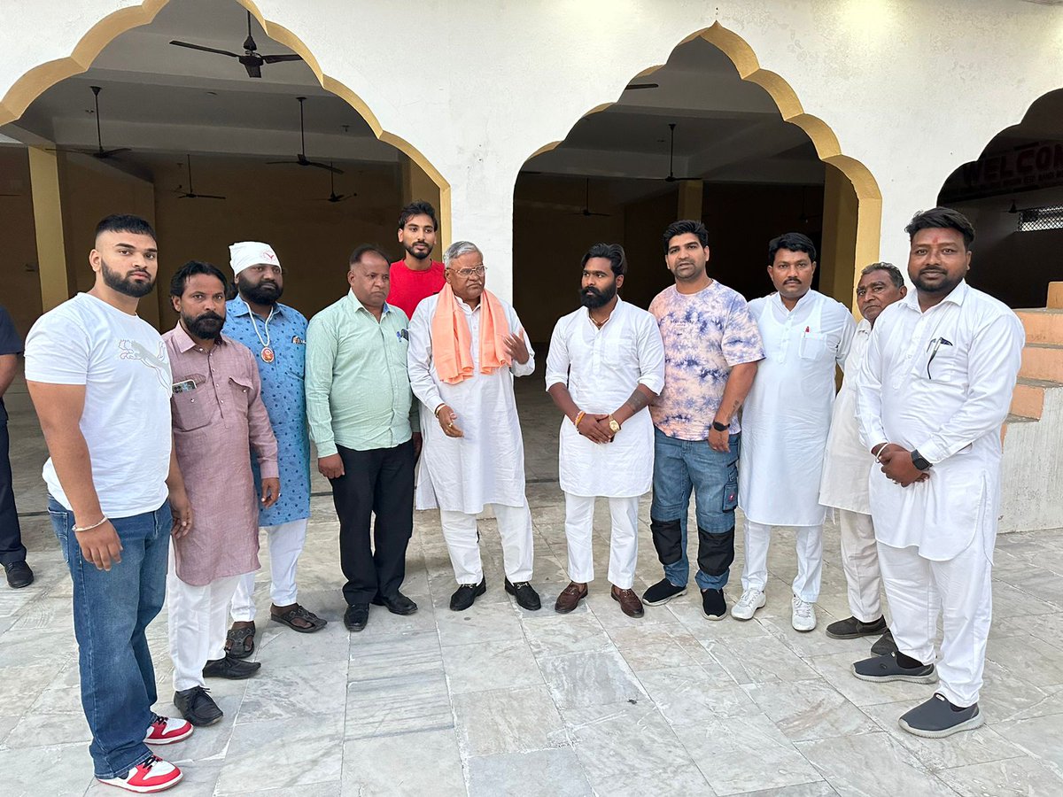 RamGejja's tweet photo. ਭਾਰਤੀ ਜਨਤਾ ਪਾਰਟੀ ਤੋਂ ਜਲੰਧਰ ਜ਼ਿਮਨੀ ਚੋਣ ਦੇ ਉਮੀਦਵਾਰ ਸ ਇੰਦਰ ਇਕਬਾਲ ਸਿੰਘ ਅਟਵਾਲ ਜੀ ਦੇ ਹੱਕ ਵਿੱਚ ਜਲੰਧਰ ਲੋਕ ਸਭਾ ਅਧੀਨ ਪੈਂਦੇ ਭਗਵਾਨ ਵਾਲਮੀਕਿ ਮੰਦਿਰ ਕਰਤਾਰਪੁਰ ਪਹੁਚ ਕੇ ਚੋਣ ਪ੍ਰਚਾਰ ਕੀਤਾ ਅਤੇ ਭਗਵਾਨ ਵਾਲਮੀਕਿ ਮੰਦਿਰ ਨਤਮਸਤਕ ਹੋਏ ਅਤੇ ਭਾਰਤੀ ਜਨਤਾ ਪਾਰਟੀ ਨੂੰ ਵੋਟ ਪਾਉਣ ਦੀ ਅਪੀਲ ਕੀਤੀ। https://t.co/MpMIebWf4W
