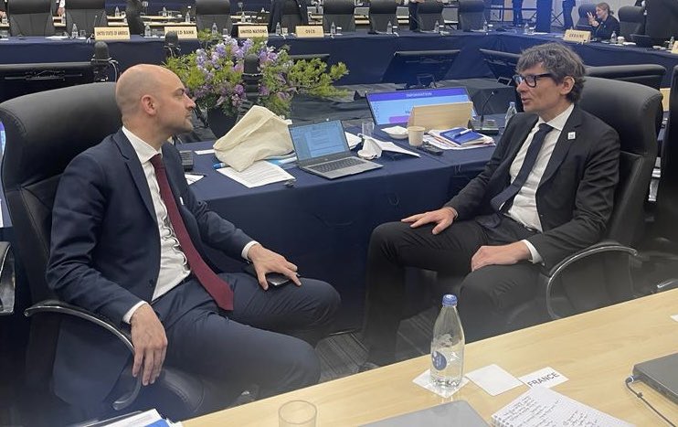 tlamanauskas's tweet photo. Great exchanges w/ France🇫🇷Min @jnbarrot, @EU_Commission🇪🇺EVP @vestager, @MIC_JAPAN🇯🇵Min Takeaki, @kemkominfo🇮🇩SG Tayyiba +@WorldBank VP @GuangzheChen on the sidelines of @G7 #Digital+#Tech Ministers meeting
#DigitalDevelopment #LeaveNoOneOffline #ClimateAction #FurtherTogether https://t.co/BGUtmH93nd