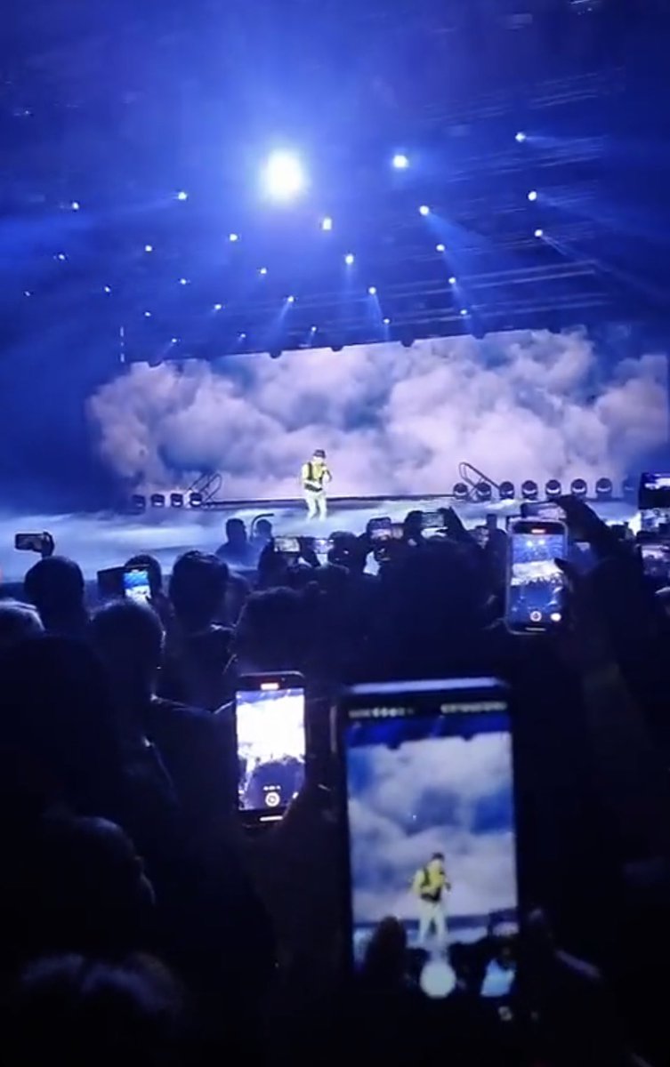 Hvað eru margir símar á þessari mynd?