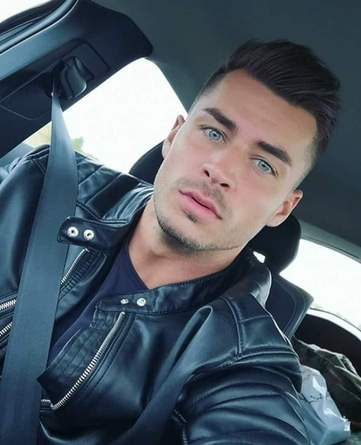 FrankKolt's tweet photo. too hot & sexy #leatherman #leatherdriver #leathergay ♥♥♥ https://t.co/9lVPj7EcRN
