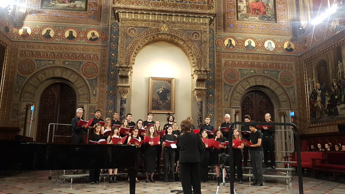 corupf's tweet photo. Dijous vam cantar al Paranimf de la Universitat de Barcelona en elarc de la Pastoral Universitària💐

Gràcies a tothom que va venir a escoltar-nos! https://t.co/qwzNVBveHs