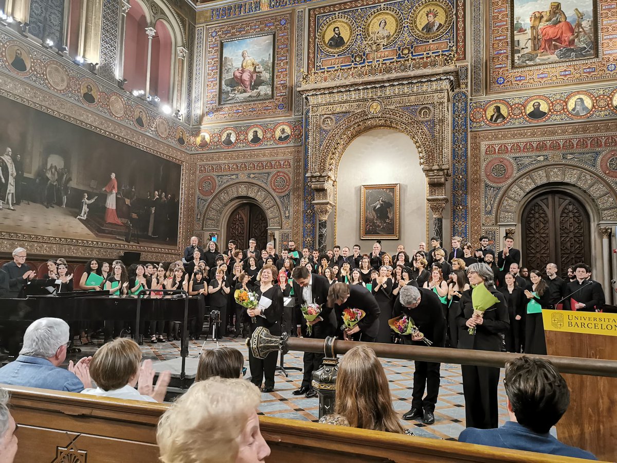 corupf's tweet photo. Dijous vam cantar al Paranimf de la Universitat de Barcelona en elarc de la Pastoral Universitària💐

Gràcies a tothom que va venir a escoltar-nos! https://t.co/qwzNVBveHs