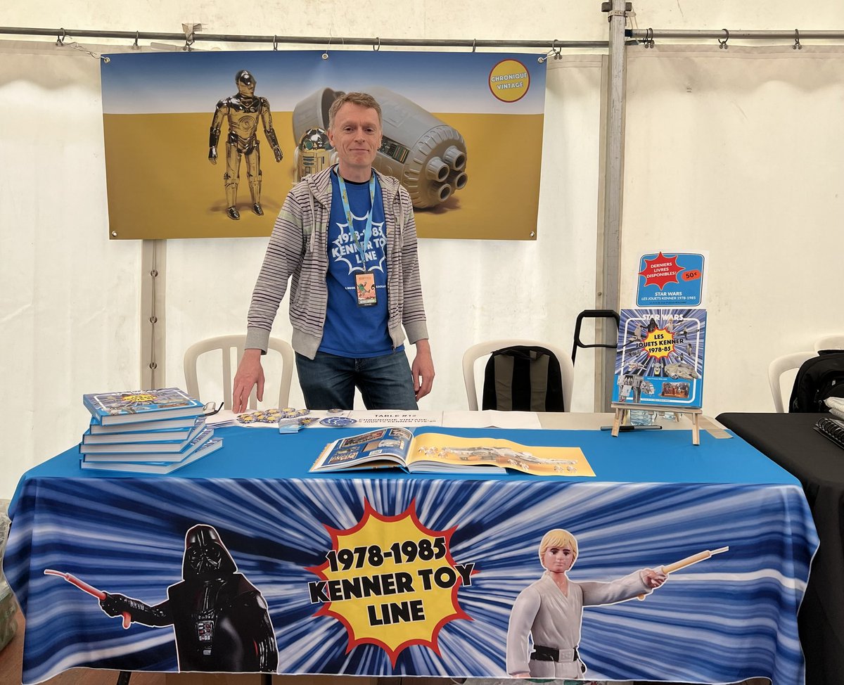 jf_rolland's tweet photo. #starwars #livres #convention #GenSW23 #exposition #Cusset C’est ouvert ! On vous attend sur le Stand N.12 😊 déjà 3 livres de vendus la journée comme fort 💪 https://t.co/HY2CNrGlYA