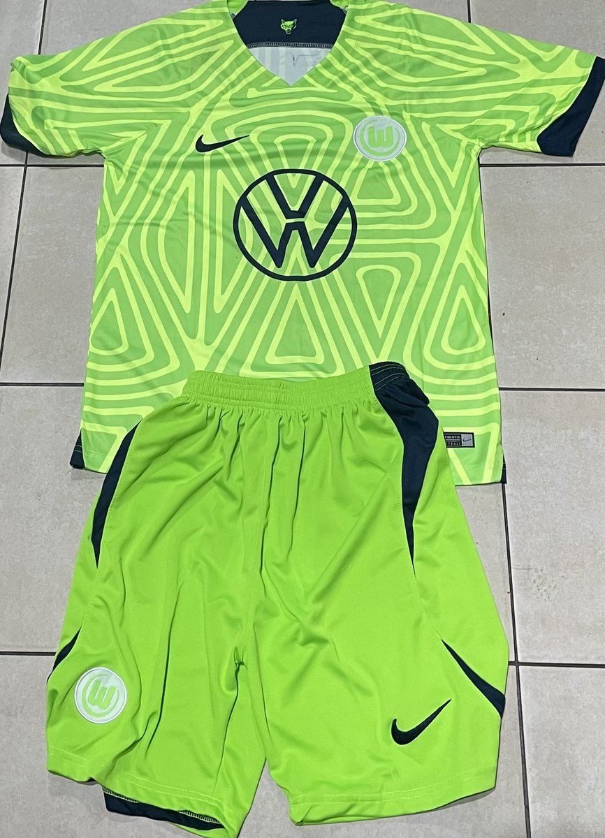 With us having a black home kit which clashes with the officials, and an away kit that’s not worth a carrot. Our new sponsor for next season <a href="/c_renewables/">Content Renewables</a> have stepped in and sorted the lads out for our Premier Cup Final, nice one <a href="/Jack_Dug94/">Jack</a> for getting it sorted 💚

#UpTheLobbo