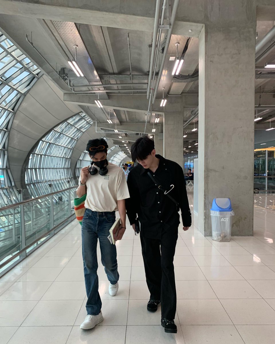 TOMOHIDE01's tweet photo. cr. jaojack
Singapore vibes 
#Tawan_V #Newwiee #เตนิว #Taynew1stfmsg https://t.co/DPH0PM0qQw