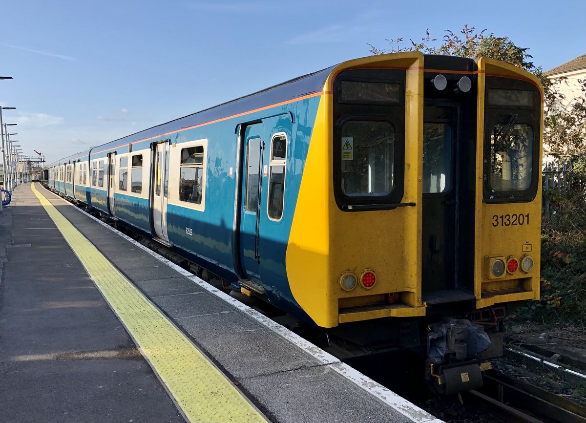 williampgwebb's tweet image. Today is the farewell rail tour for both the @greateranglia Class 321 and @SouthernRailUK Class 313 EMUs #Class321 #Farewell321 #Class313 #Farewell313 #GreaterAnglia #Southern #FarewellRailTour