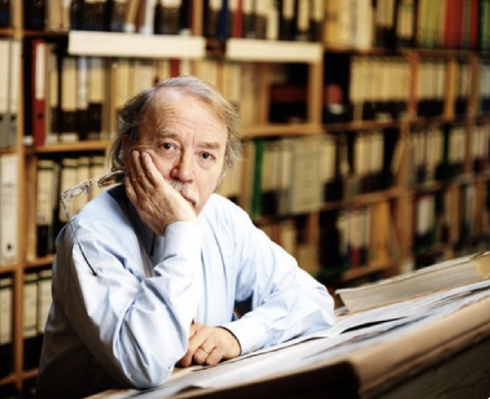 Letnapark's tweet photo. Sehnsucht ist gar kein Ausdruck! 

Walter #Kempowski * 29.4.1929 – 5.10.2007. #Chronik; #Echolot 

Lauter #Gretchenfragen und tiefsinnige bis alberne Antworten im letzten. 

s.a. Plankton https://t.co/ql8l0pDwp3 

Ich hasse es, Fragmente zu hinterlassen.

[in seiner Bibliothek] https://t.co/dMnuS2fYBI