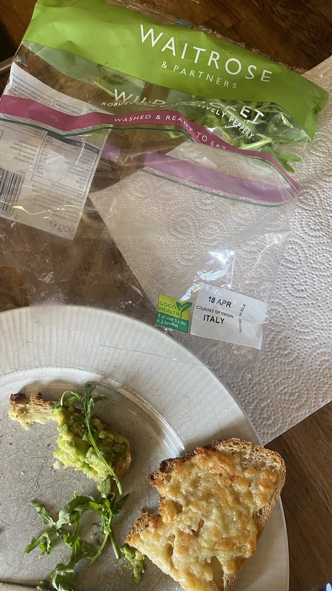 _lizzyfoster's tweet photo. @waitrose I’m still eating your rocket 11 days after the use by date, when are you going to change this to best by? https://t.co/GSySZc26hh