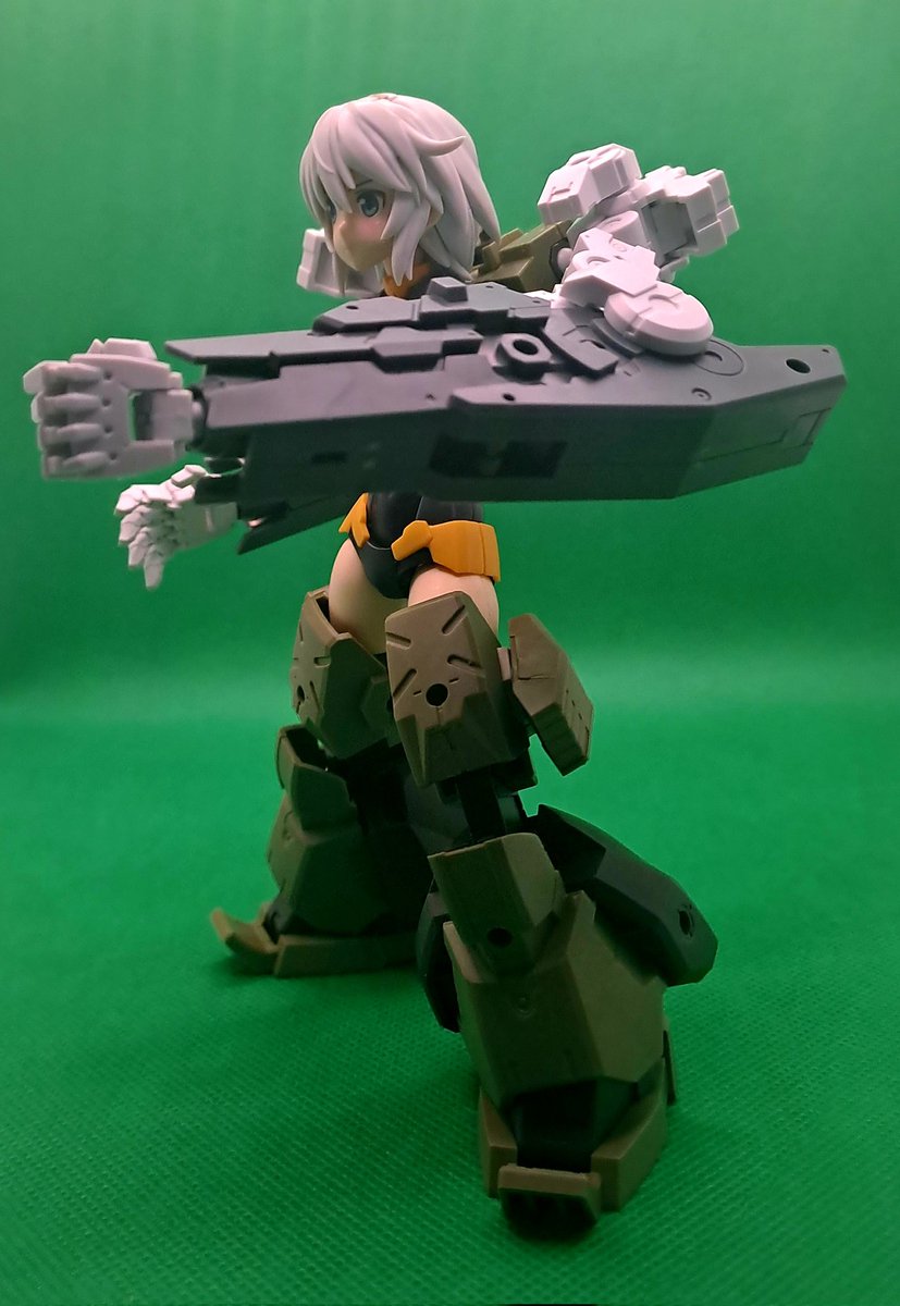 Rhymelark's tweet photo. Testing some parts kit bashing. https://t.co/bV2vG30F2B