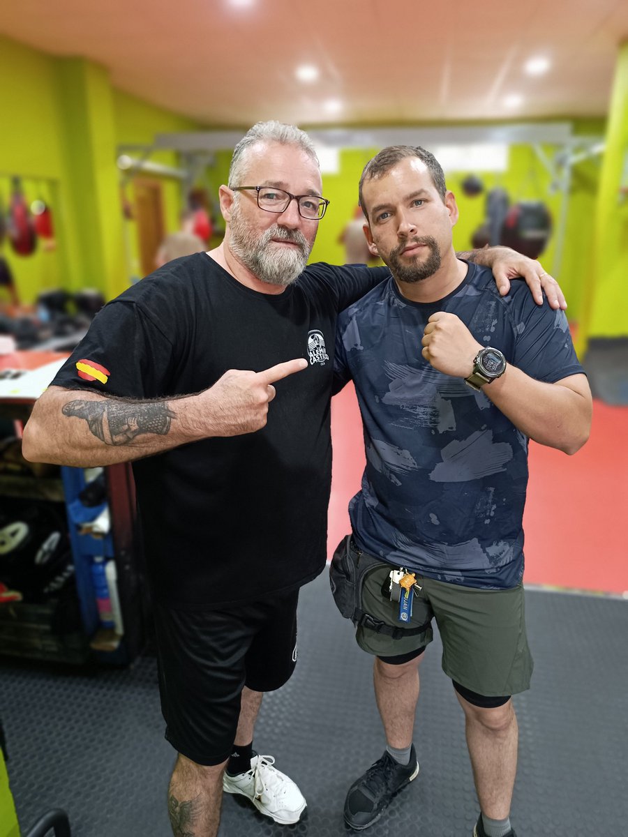BoxeoAleman's tweet photo. 📹 Buenas entrevistas realizadas en la tarde de ayer, gracias a @lujan680 por el trato y por dedicarnos tu tiempo, aquí tienes tu casa cuando quieras.

#Boxeo #BoxeoEspañol #BoxeoProfesional #TeamAleman #MagoGodoy https://t.co/JlI2nFzmCu