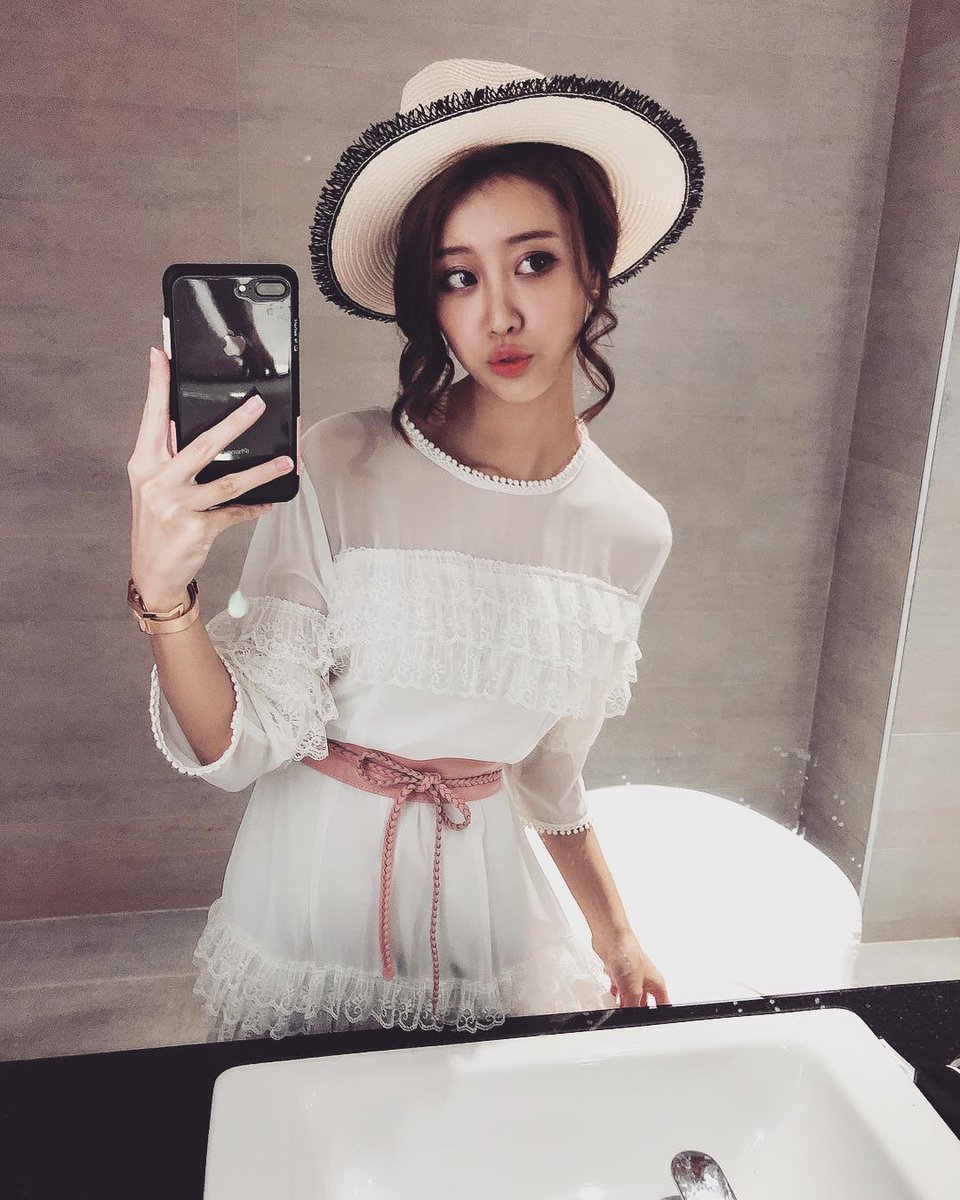 BoilesRonny's tweet photo. 每个人心中都有一颗反差的种子，有人敢于大胆表达，有人藏匿于心中 人生苦短，不如大胆一点，见一个爱一个😘😘 https://t.co/CRcYDiEa4v