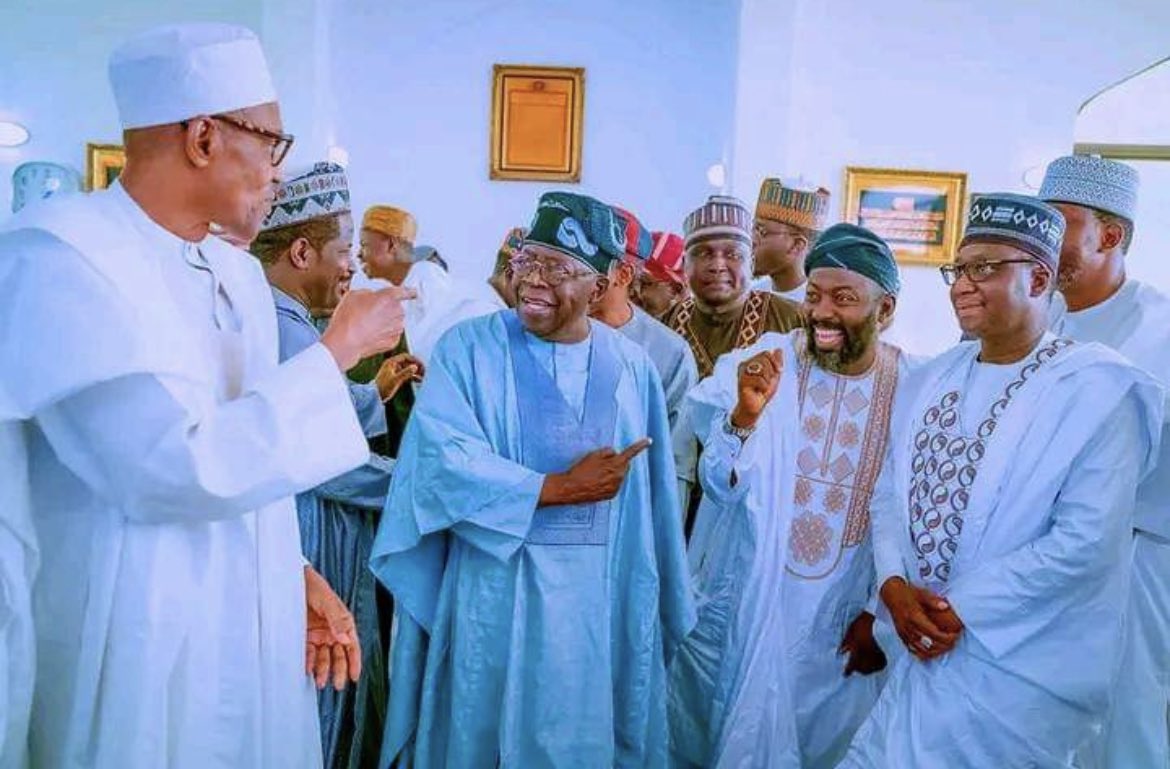 janmtum001's tweet photo. Kai Jama'a, kwana biyu fa @SpeakerZailani yana zuba ruwun capacity a Habuja  🤔 https://t.co/xzeqlej2SR