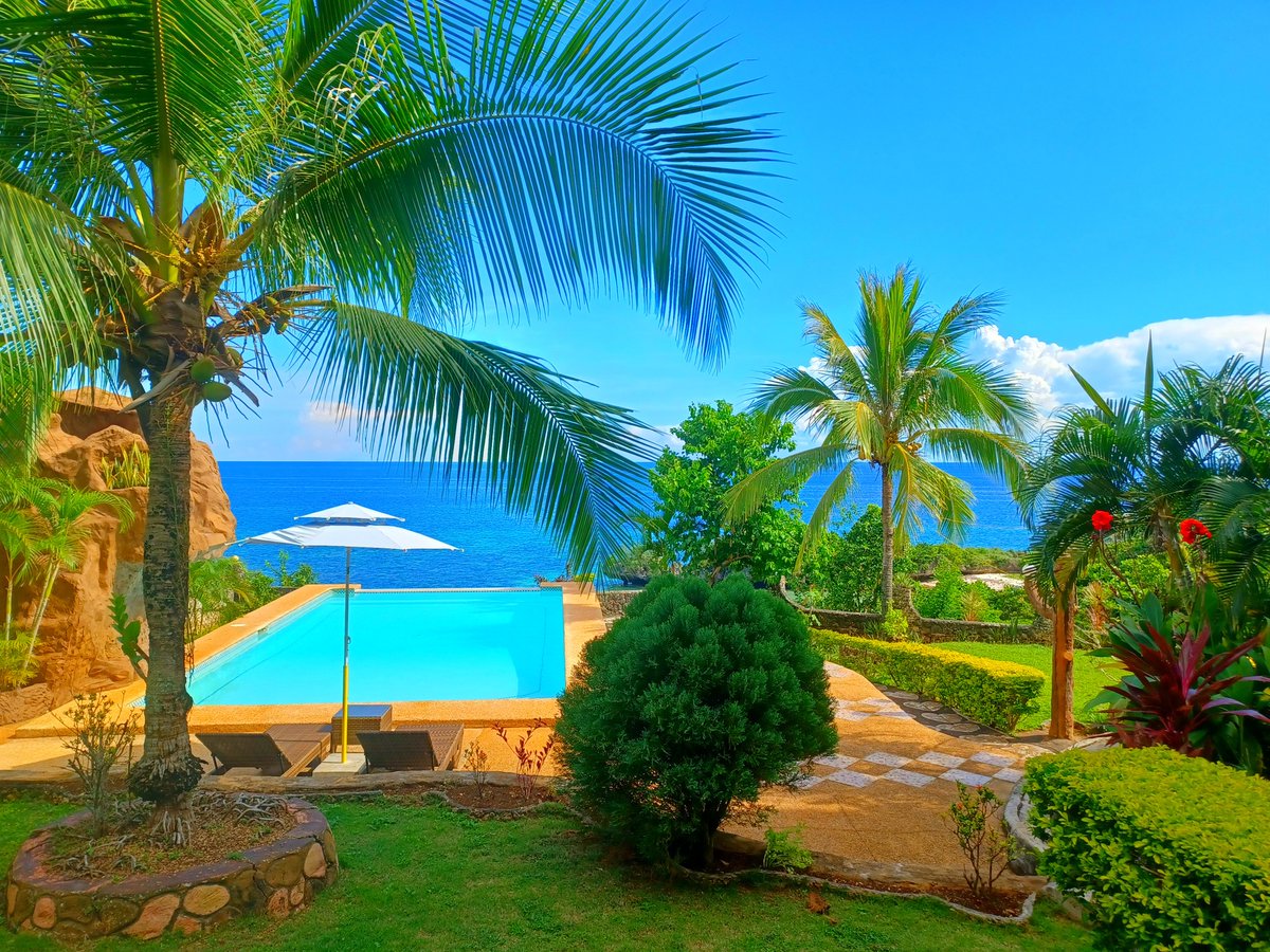 TravelTalknet's tweet photo. At a fraction of the cost of a southern European holiday, SE Asia is the new #holidayhotspot .  Get into the #holidayvibe with this amazing offer -https://t.co/TocVaOuw2c https://t.co/fwlPYIbMO4
