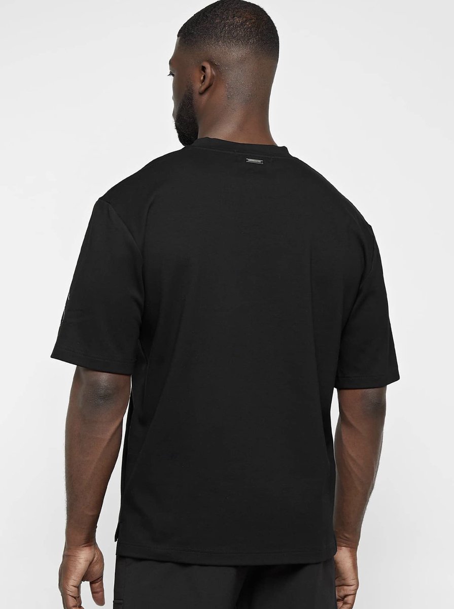 Teestores_ng's tweet photo. T-Shirt ���
•••
Sizes- XS - XXL
Price Tag- N89,000
___
ON PREORDER ONLY https://t.co/Am5vD5RAGp