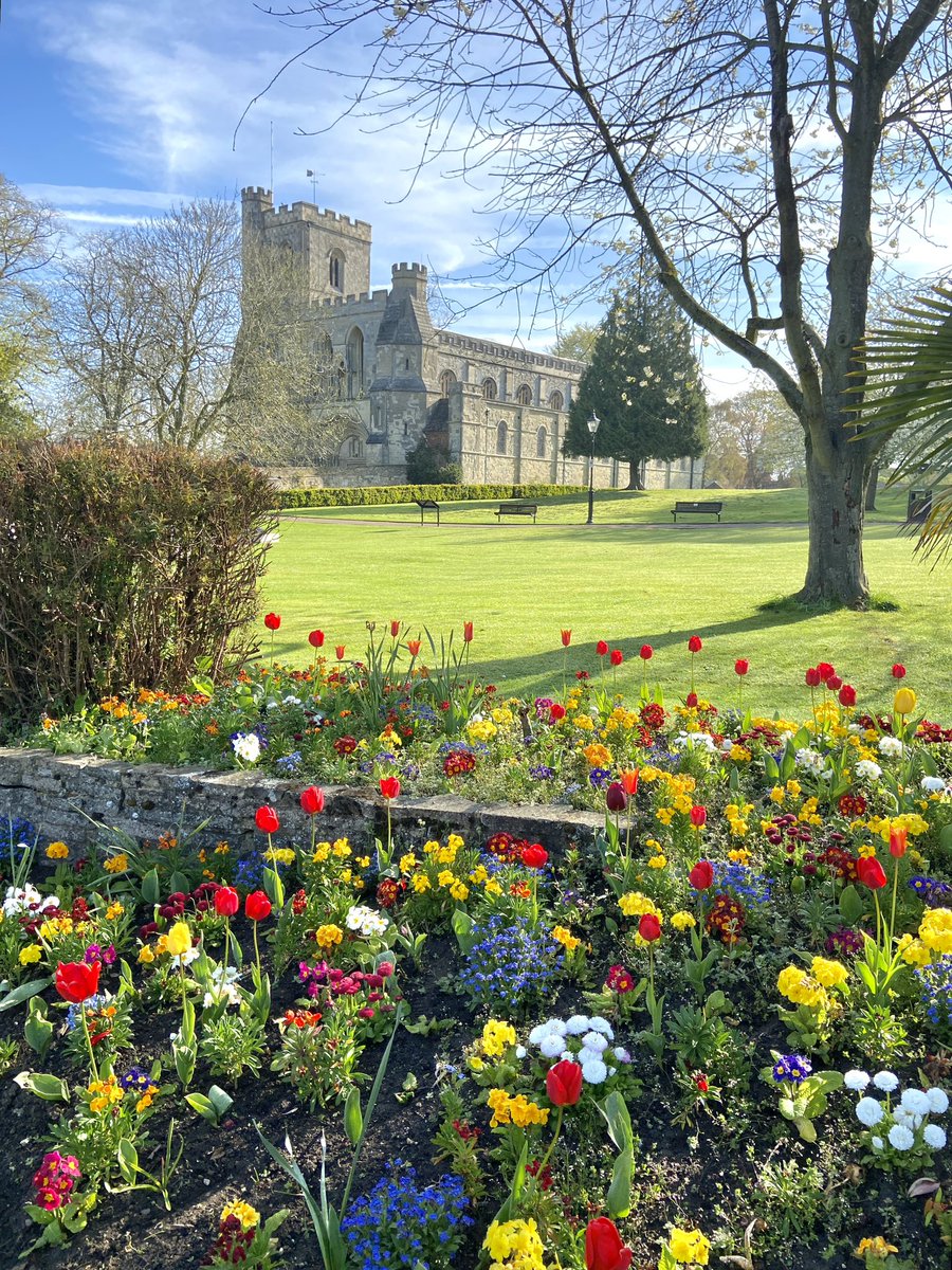 gracust's tweet photo. Priory Church, Dunstable @StormHour @ThePhotoHour #priorychurch #dunstable
https://t.co/WUmtZAVZDa https://t.co/U88eDLOfyf