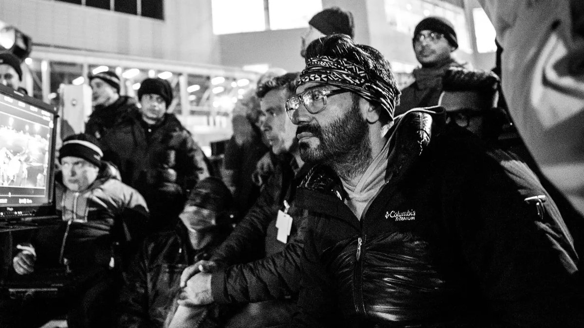 RealManishYadav's tweet photo. मैं चीजें कभी भूलता नहीं।
I have a Photographic Memory!

#1YearOfRunway34 
@ajaydevgn
@SrBachchan  @RakulPreet  @ADFFilms  #ajaydevgn𓃵 https://t.co/hdQZC3kVxE