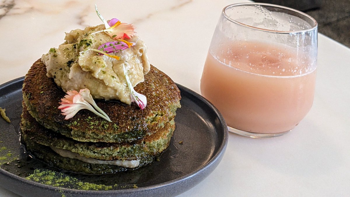 VeganOlive1's tweet photo. Matcha pancakes, cashew cream - maple syrup & rhubarb porridge at a place called #Comoba #Lisboa..OMG so πππ #Veganfood #Vegan #Cruising #Cruise #Cruiser πππ€£π±βΊοΈππ https://t.co/3alIguiwiz