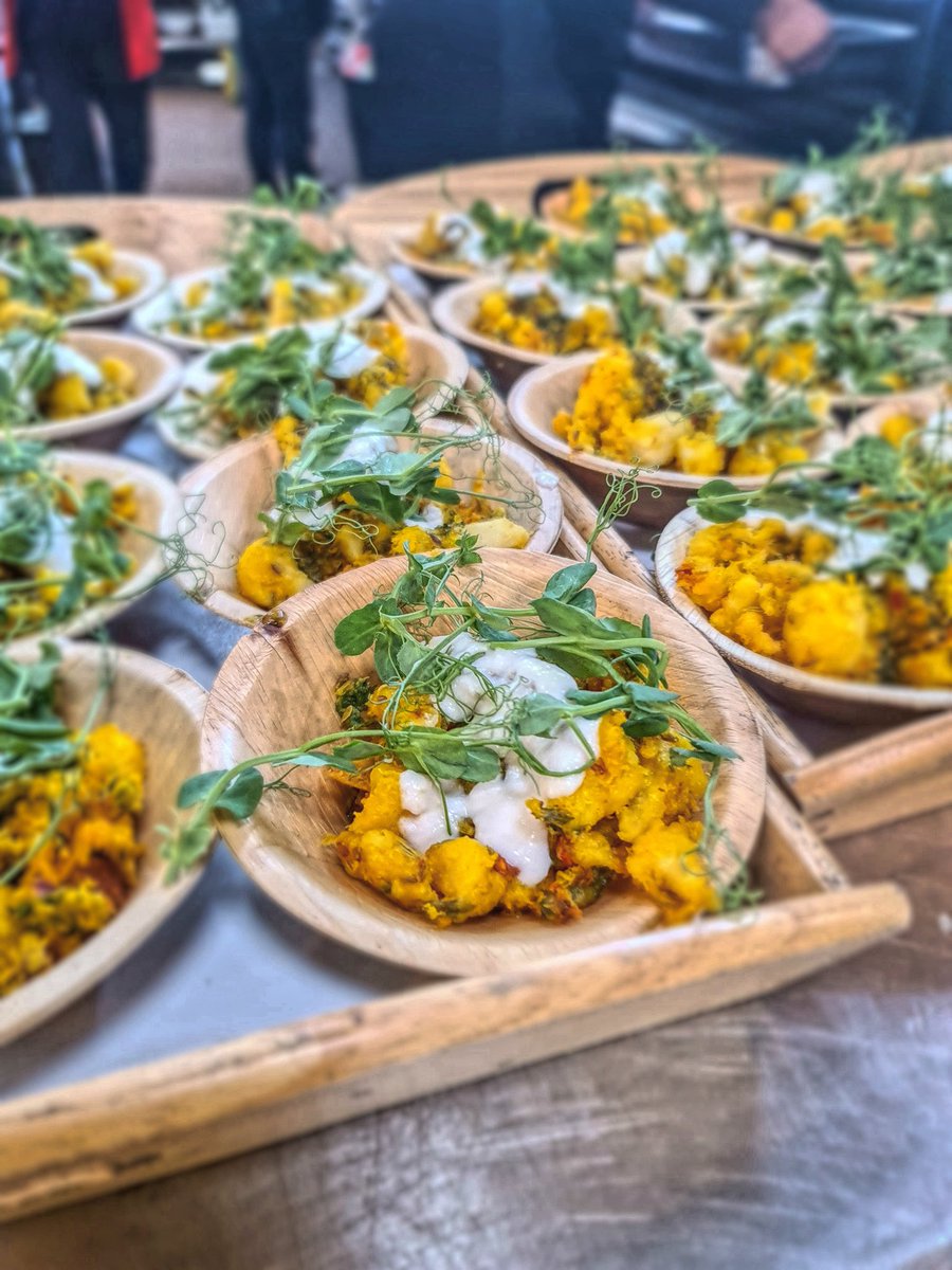 Lauren_Heath_PA's tweet photo. Not a bad way to spend a Friday night ... π thanks @WilliamSitwell @shelinacooks. Delighted to have attended #SitwellSupperClub as featured in my @SouthWest660 blog here:https://t.co/ypuA7e5A24
#Somerset #SouthWest660 #sw660 #supperclub #mauritianfood #swisbest #Exmoor https://t.co/bqNZSXF9XJ