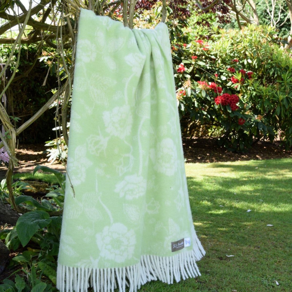 TextileJj's tweet image. Taking a little look back on some of our old designs.

Which is your favourite? Let us know in the comments…

#woolblanket #woolthrow #woolblankets #springdecor #mybeautifulhome