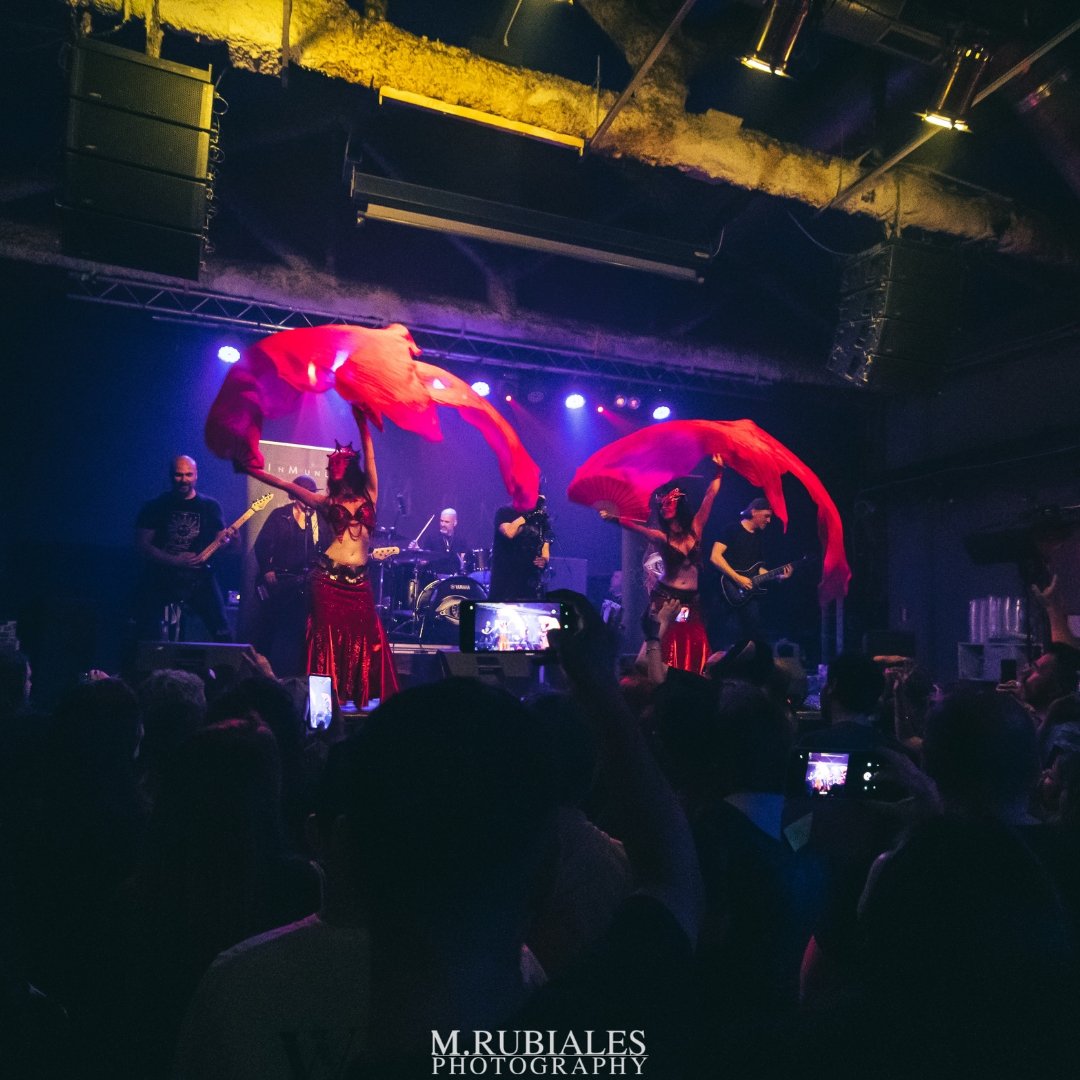 El baile puede revelar todo el misterio que la música le concede.
❤️ Feliz día de la danza ❤️

📷 @rubialesphotography