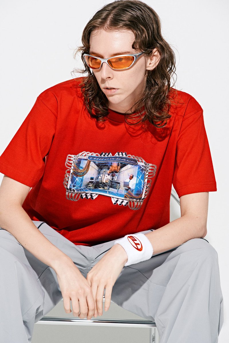 YSM_23's tweet photo. THROWBACK 2000 TEE
"IN DA CLUB"
Now on sale...
#ysm23 #throwback2000 https://t.co/0Rs3Y3buT5