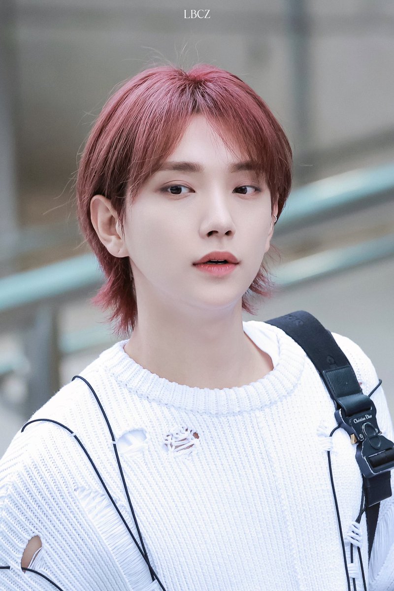 디올백 여전히 조아하는게 너무 귀여워
요고 슈민수 하신분들 메고 다닐 맛 나겠다